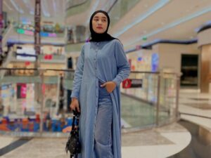 Dhealicious, Berdirilah dengan Kaki Sendiri dan Raih Prestasi Tanpa Harus Menjatuhkan Orang Lain