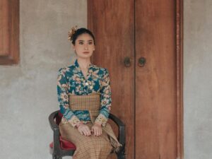 Karina Surya Andari, Perbanyak Rasa Syukur Kita, Sampai Orang Lain Mengira Kita Tak Pernah Kesulitan