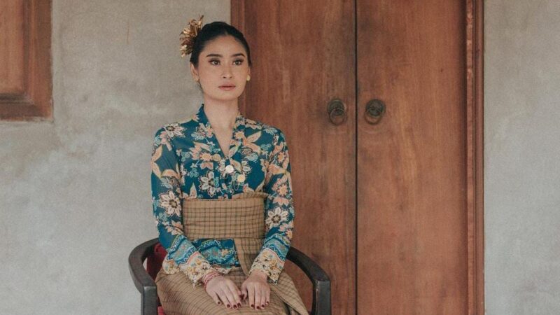 Karina Surya Andari, Perbanyak Rasa Syukur Kita, Sampai Orang Lain Mengira Kita Tak Pernah Kesulitan