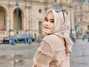 Vike Karmelia, Tetaplah Menjadi Berkualitas Tak Menindas Untuk Jadi Teratas