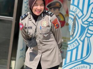 Dhevi Putri Anggraeni, Bersyukur Profesinya Ialah Passion Sekaligus Meneruskan Jejak Sang Papa