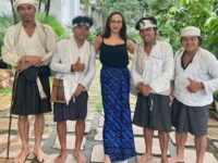 Relik-relik Budaya Dalam Diri Gladys Suwandhi