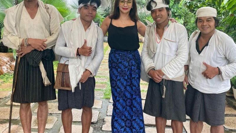 Relik-relik Budaya Dalam Diri Gladys Suwandhi