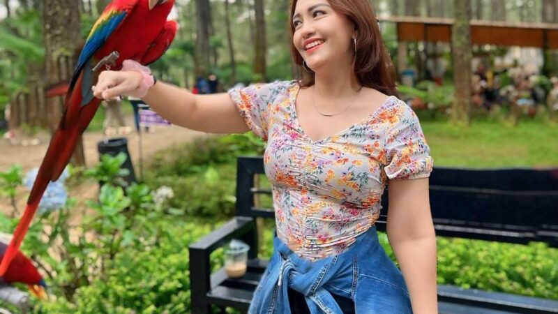 Maria Novi:Berdedikasi, Berkarya di Bidang Kesehatan & Pendidikan