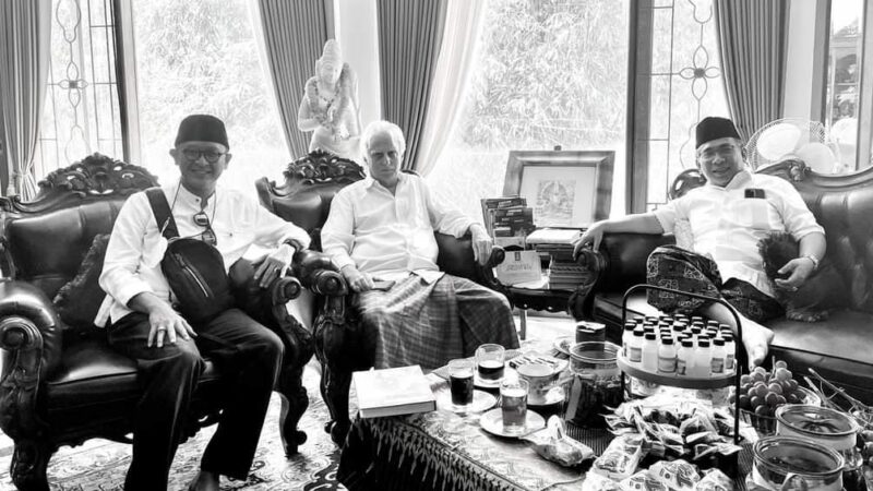 Ketum PBNU Tilik Pak Kaji Muh alias Charles Holland Taylor