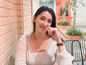 Fika Apriliani, Semua Orang Harus Tahu Kamu Bahagia!