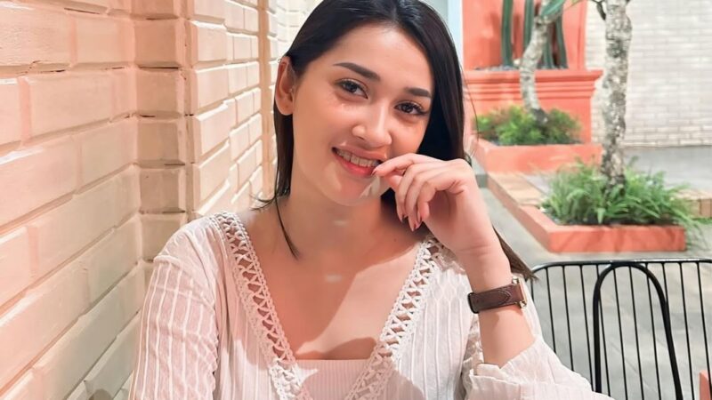 Fika Apriliani, Semua Orang Harus Tahu Kamu Bahagia!