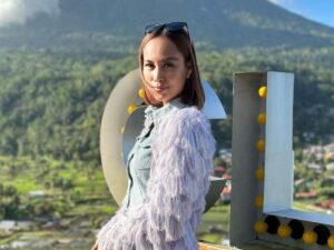 Meninda Sumarandak , Tetap Maju Terus Jangan Tumbang Hanya Karena Penilaian Negatif Orang Lain.