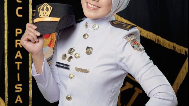 Fitri Syairoh Nurshany, Masuk IPDN Karena Sukai Birokrasi dan Cita-cita Orang Tuaku