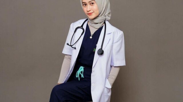 Dian Nafazila, S. Ked, Dilancarkan Studinya Agar Bisa Membantu Banyak Orang