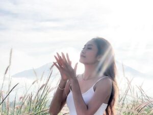 Keren Azuba Nataluna Thio, Bertemu Orang Hebat Lewat Networking dan Jangan Lupa Berbagi Sesama Lewat Rejeki yang Tuhan Titipkan