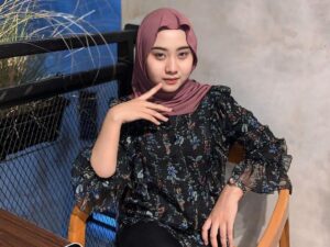 Febrianika Bella Ernadianis, Buat First Impression Khalayak dengan Etika dan Penampilan yang Menarik