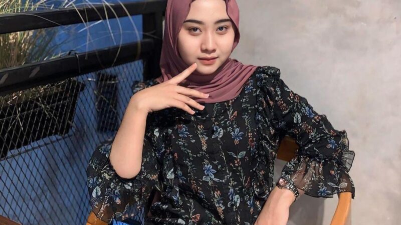 Febrianika Bella Ernadianis, Buat First Impression Khalayak dengan Etika dan Penampilan yang Menarik