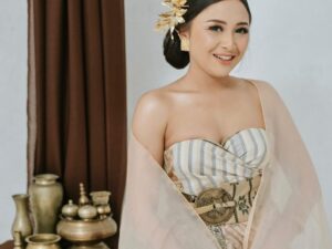 Novita Wardani, Tak Harus Sempurna Dimata Orang, Cukup Jadi Versi Terbaik Diri Kita Sendiri