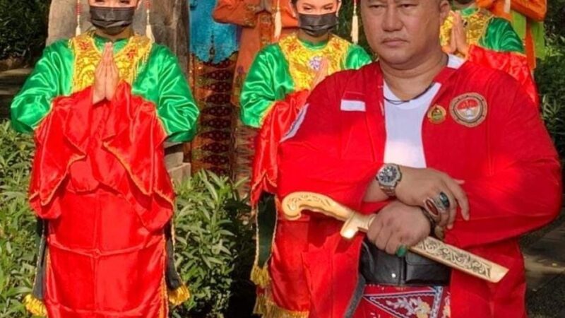 Rais Laskar Suku Betawi: Tolak Konser Coldplay dan Eksistensi LGBT di Kampung Kite!