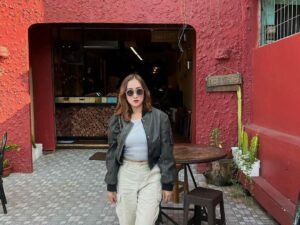 dr. Siti Nabila M. Gunawan: Selalu Berpikir Positif dan Berkumpul dengan Teman-teman Produktif di Karya