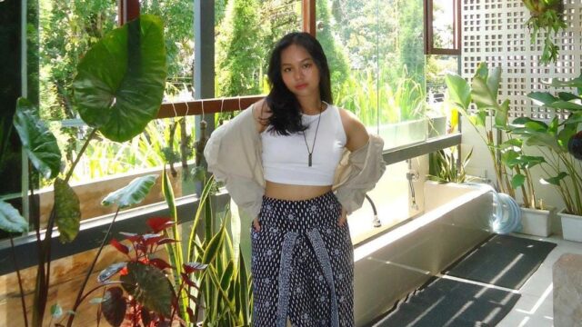 Rebeca Emmanuela Sitompul, Live Your Life While You,re Still Young