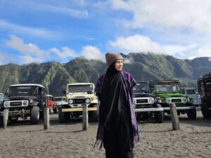 Shella Domu, Kita Kaum Perempuan Ialah Tangguh, Berdikari, Tutup telinga dan Fokus Kedepan