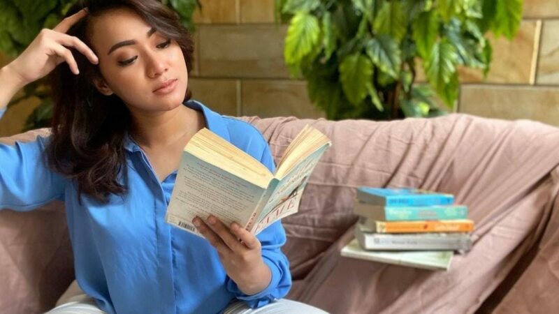 Nia Sutanto: Dokter Cantik Yang Jago Bisnis, Nari, Karate Hingga Suka Berderma