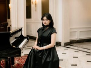 Bella Bachtiar, Fokus Pada Diri Kita dan Orang-orang yang Mencintai Kita