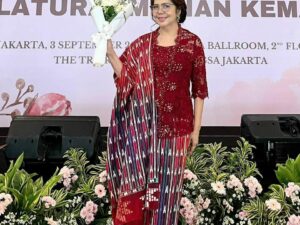 Valentina Siagian, Dengan Memakai Batiktak Kita Sudah Jadi Duta Budaya Indonesia