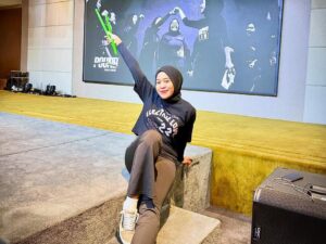 Achen Windy Iscahyani, Tenang, Hadapi Jalani dan Tetap dalam Rasa Syukur!