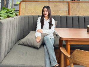 Maya Kartika, Tuhan Menciptakan Dunia Ini untuk Dijelajahi dan Dinikmati