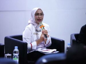 Ketua KADIN DKI Diganjar Woman Award Atas Dedikasi dan Visi Besar Kemanusiaannya