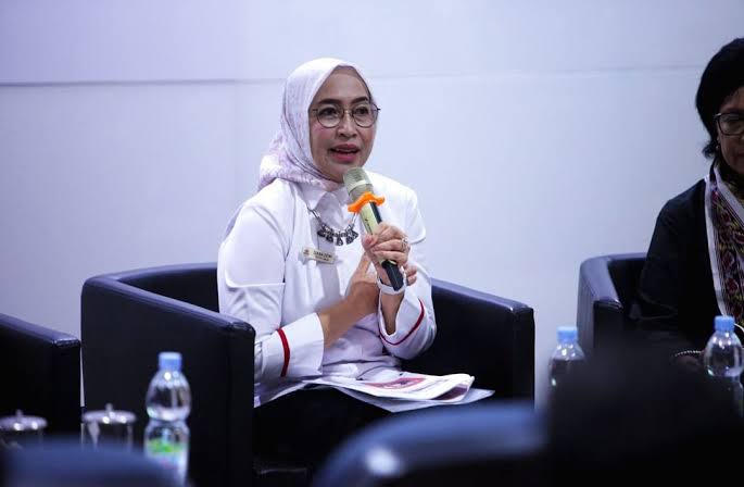 Ketua KADIN DKI Diganjar Woman Award Atas Dedikasi dan Visi Besar Kemanusiaannya