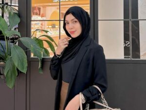 Nina Laisa, Hidup Selalu Merasa Cukuplah!