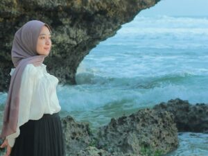 Pramita Intan Permatasari: Dari Panggung Model hingga Kolam Renang, Menebar Semangat lewat Usaha dan Doa