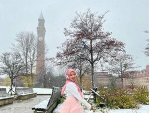 Mukhlisah Amin, Ilmu Itu Seperti Cahaya dan Harus DisebarkanÂ