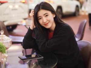 Hade Hadriany, Hidup Nyaman dan Bahagia Itu Pilihan!