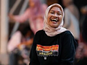 Sari, Jadilah Baik untuk Orang-orang di Sekitarmu dan Keluargamu!