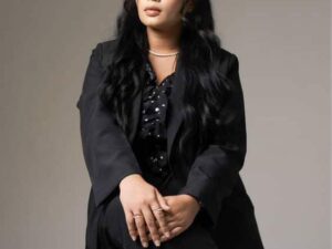 Theresia Voni Karolina Sinurat,Jangan Menyerah! Tuhan Selalu Sediakan Jalan untuk Mereka yang Berusaha.