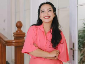 Ester Apulia, Jangan Batasi Tuhan yang Tak Terbatas!
