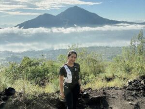 IGAA. Ananta K. Warmadewi, Jalanilah Apa yang Membuatmu Bahagia!