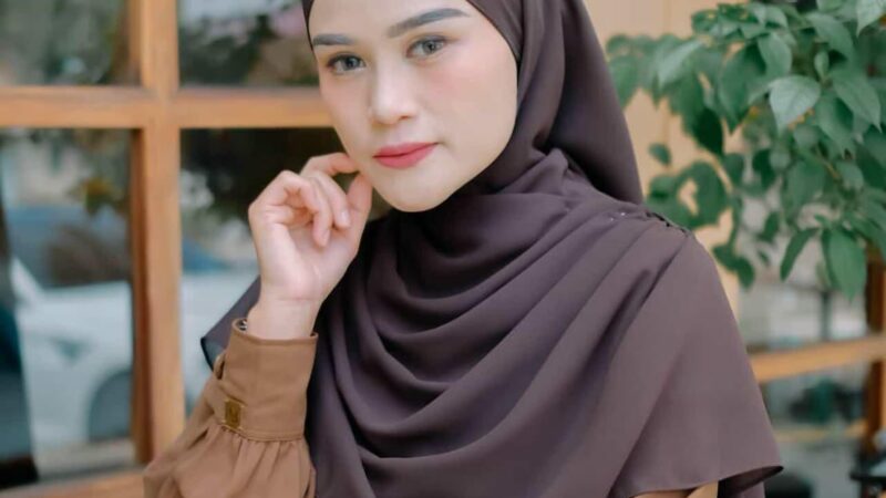 Ida Puspitasari, SH: Kalau Dunia Tak Berpihak, Kejarlah Akhirat!