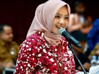 Deby Apriliana, Lebih Bermanfaat pada Banyak Orang!