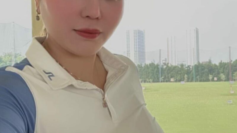 Dini Agustina Jadilah Versi Terbaik Diri Kita!