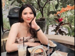 Apriliani Putri, Apapun Cobaan yang Kalian Hadapi, Jangan Berkecil Hati!