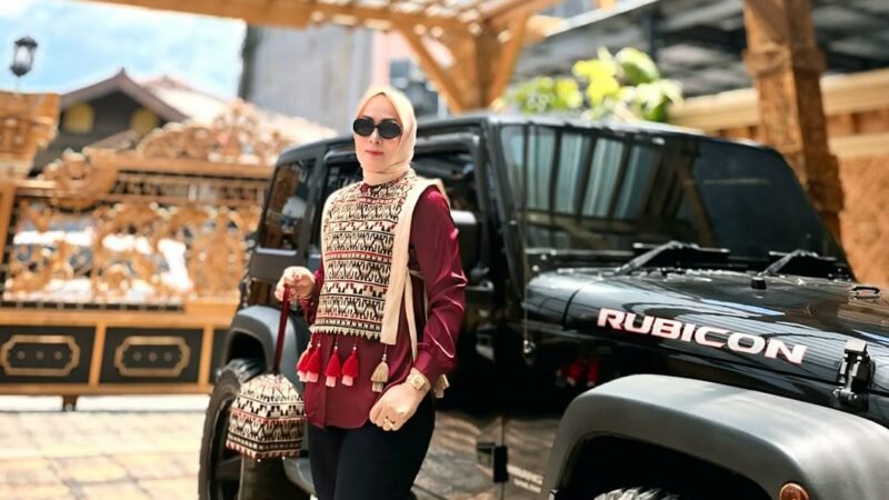 Hj.Elti Yunani.,S.H.,M.Kn.,M.H.,Ph.D.,C.L.A.: Ukur Mimpi dari Keterbatasan Diri!