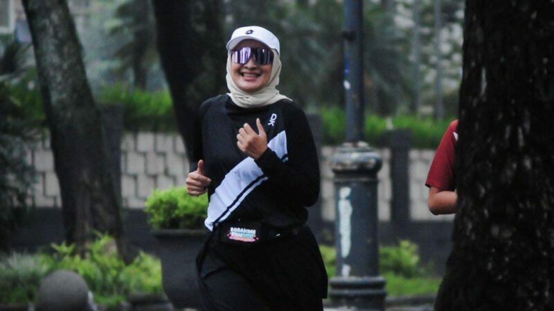 Wini M Padmadinata, Jangan Mengukur Kakimu dengan Sepatu Orang Lain!