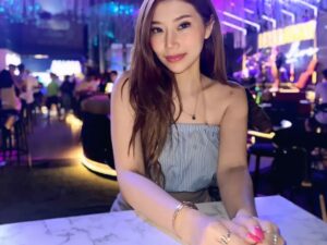 Vhena Wijaya, Hancur Bukan Akhir Dari Cerita!