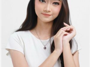 Ivo Ghiina Nareswari, Saya Sedang Menulis Pola Abadi tentang Saya dan Dari Mana Saya Berasal!