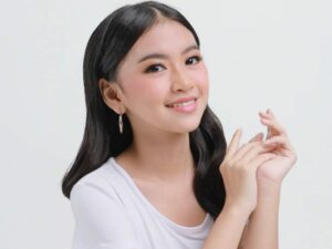 Michie Talora, Selalu Bahagia dan Jadi Anak Baik untuk Keluarga dan Teman-Teman!