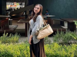 Tarisa Ustari, Keberuntungan Hanya Akan Datang Pada Orang yang Berani!