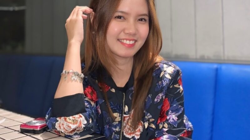 Elisabeth Nauli, Be the Kind Of Woman Who Smiles After Every Fall!