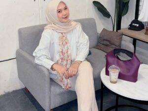 Fuja Vera, Jadilah Penerang di Tengah Kegelapan!