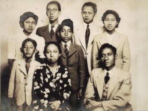 Siti Katoemi Wirodihardjo: Perempuan Priyayi dari Purworejo, Penjaga Nilai di Balik Dinasti Djojohadikusumo